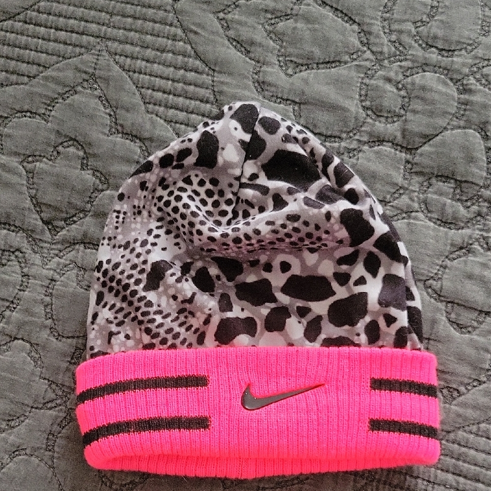 Nike Youth Black and Pink Patterned Beanie